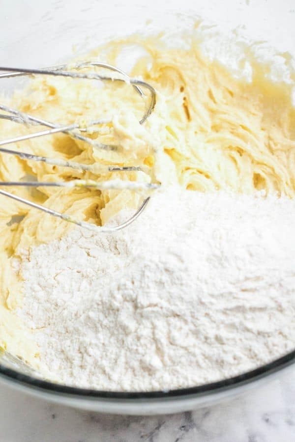 batter for vanilla cupcakes in bowl